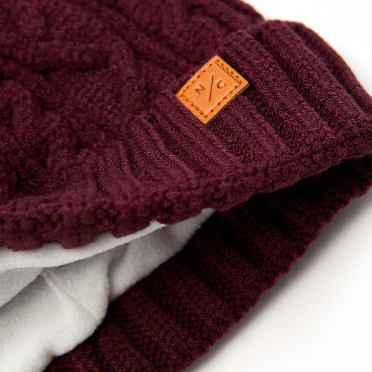 Classic Cable Knit Pom Pom Hat in Cranberry